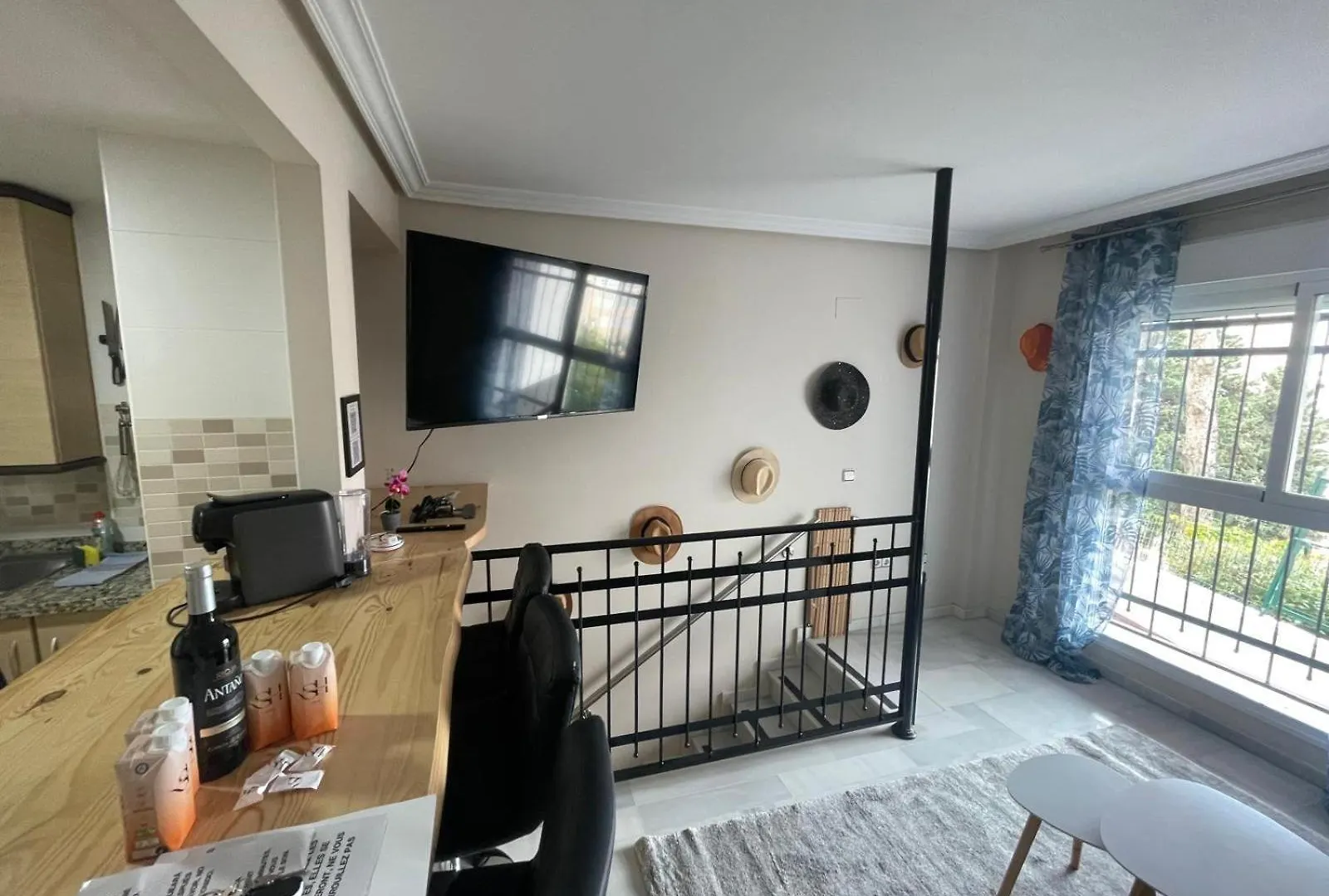 아파트 Cozy 2 Bedroom Duplex, Parking, Terrace, Office, Pool! 토레몰리노스 스페인