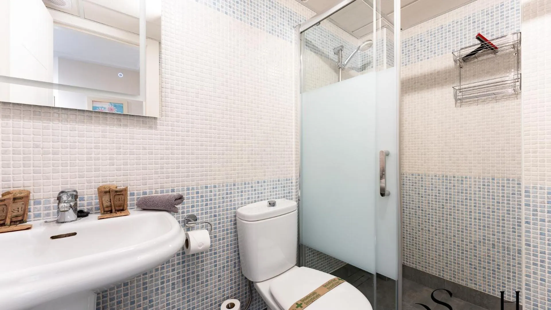 Cozy 2 Bedroom Duplex, Parking, Terrace, Office, Pool! 토레몰리노스 0*,