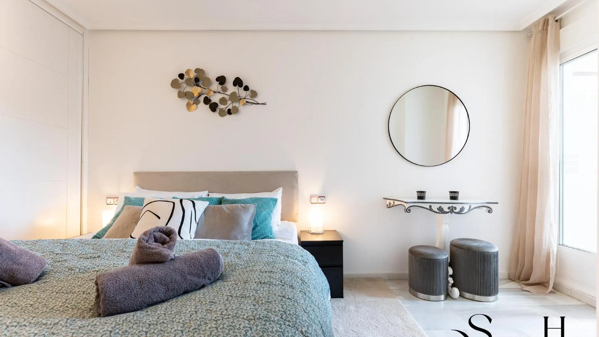 Cozy 2 Bedroom Duplex, Parking, Terrace, Office, Pool! 토레몰리노스 0*,  스페인