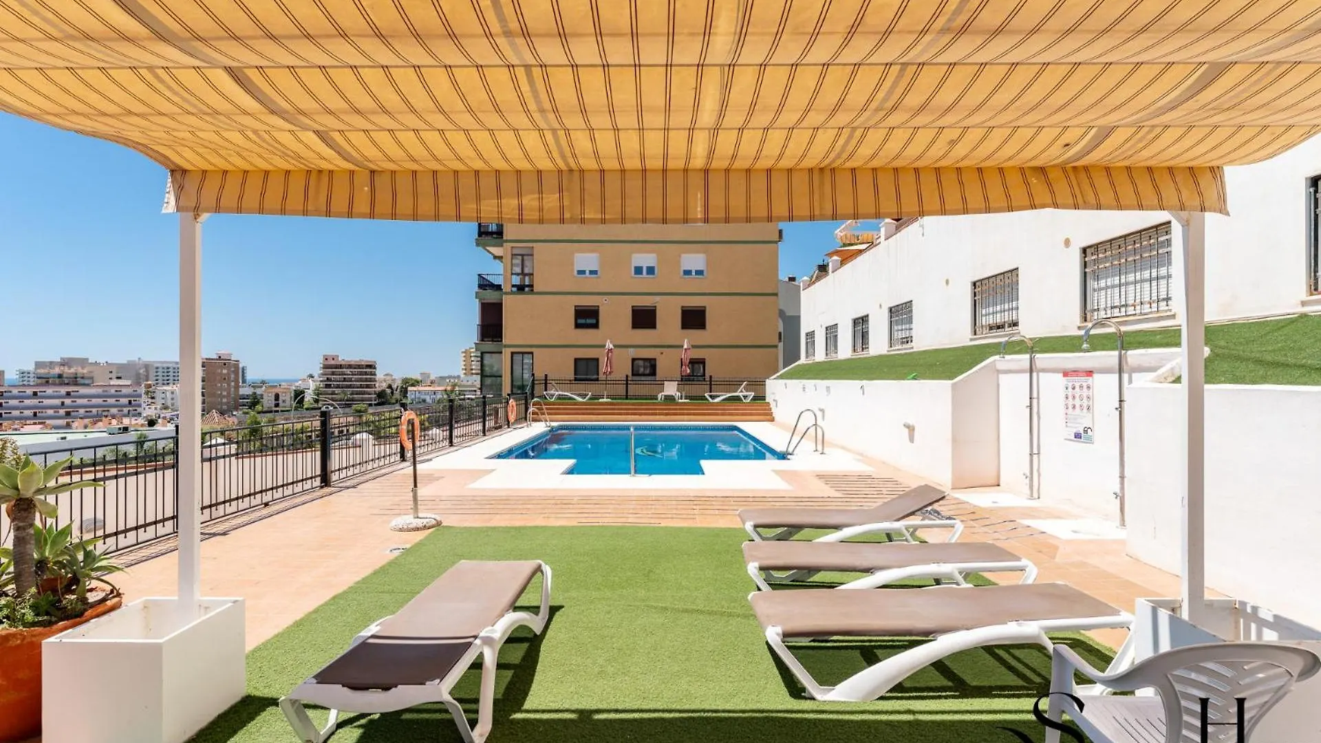 아파트 Cozy 2 Bedroom Duplex, Parking, Terrace, Office, Pool! 토레몰리노스 스페인